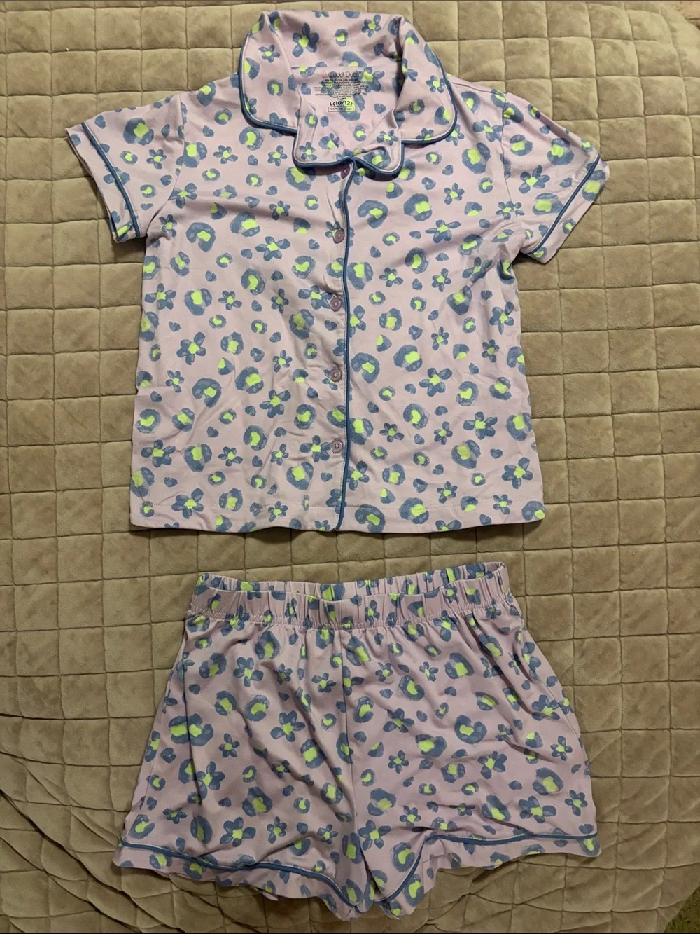 Cuddl Duds Lavender Floral Short Pajama Set with Blue Trim Size L(10/12)